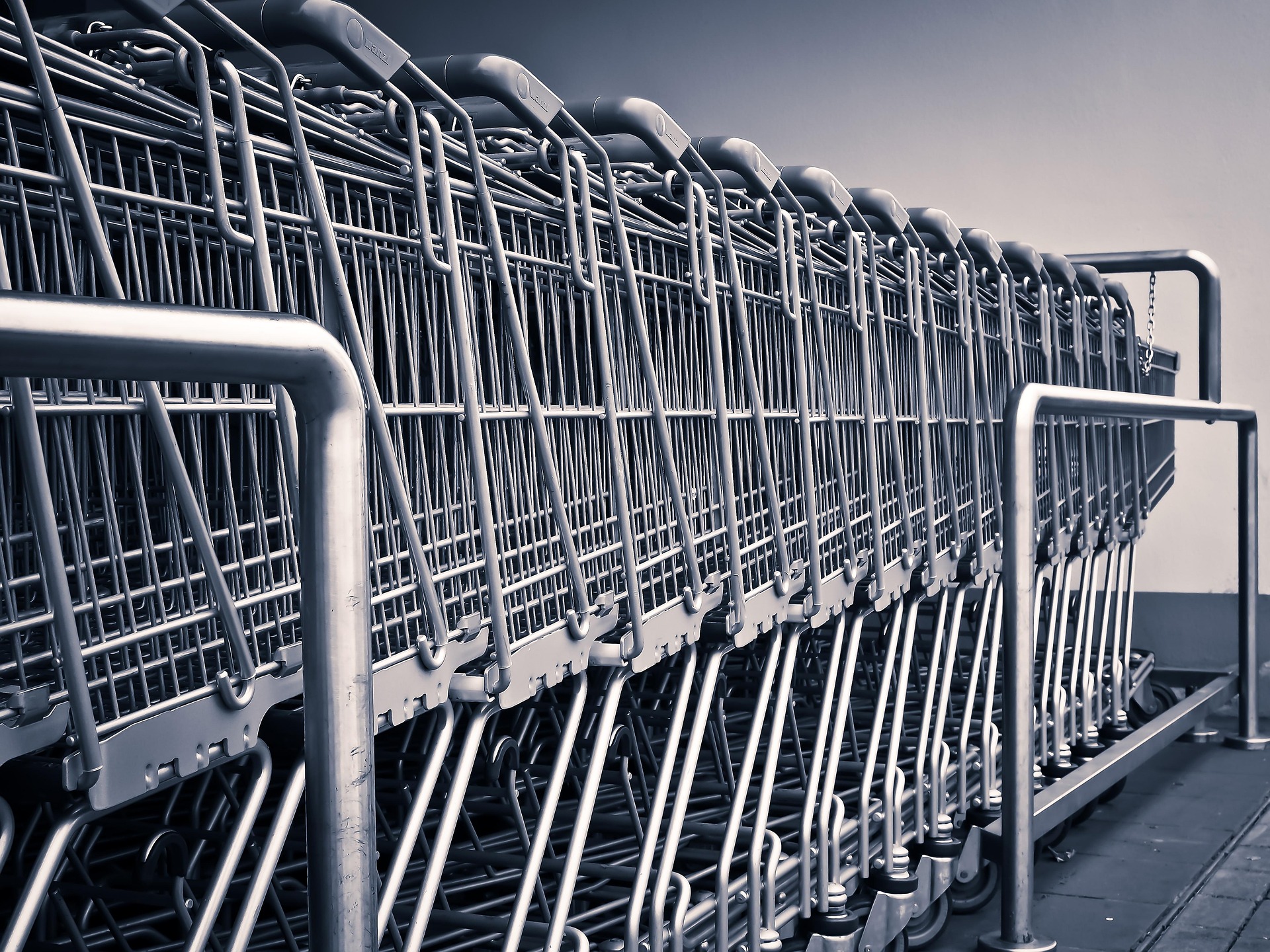 652234-shopping-carts-1275480_1920